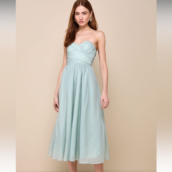 Lulus Dresses & Skirts - NWT Sage Green strapless A-line dress